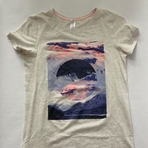 Like new Ivivva Tee. Only wore once.